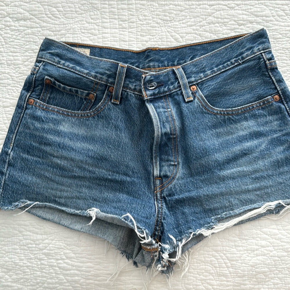 Levi’s 501 Denim Shorts Buttonfly Size 28